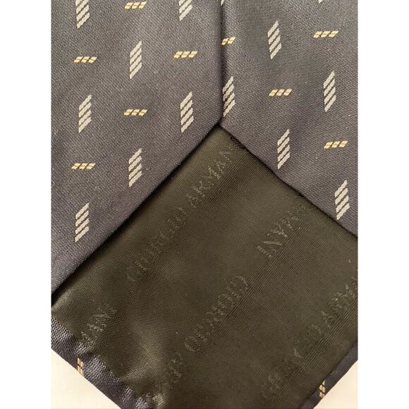 Armani Black Tie with Geometric pattern 60 x 3.75 100% silk Made in Italy - Picture 7 of 9